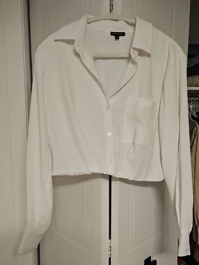 Everlane Cream Cropped Button-Down Shirt